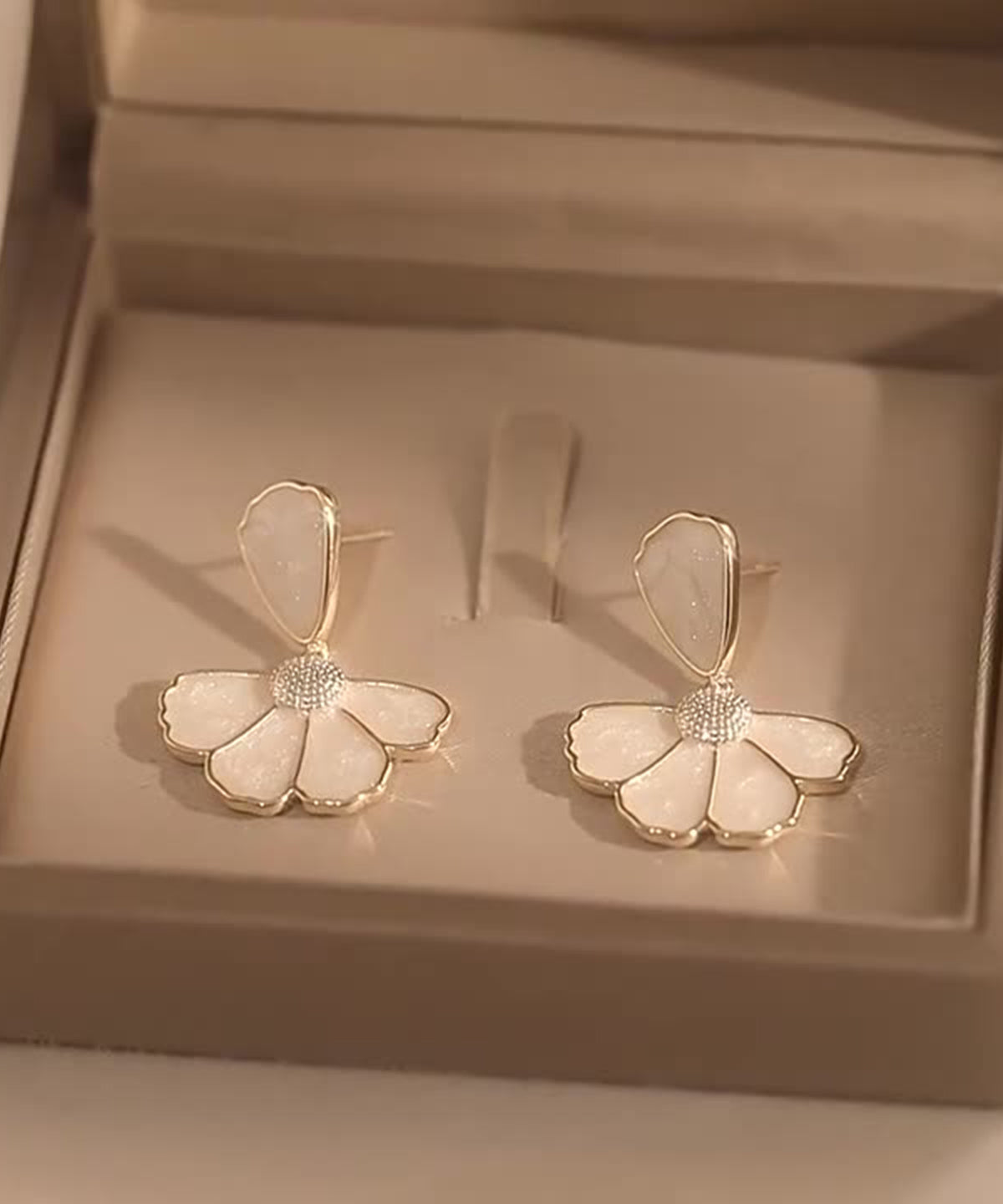 Shell Gold Earrings Modern Alloy Floral Drop Copper