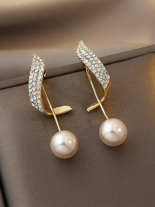Earrings – Detailing with Elegant Gold-Plated Pearl Crystal