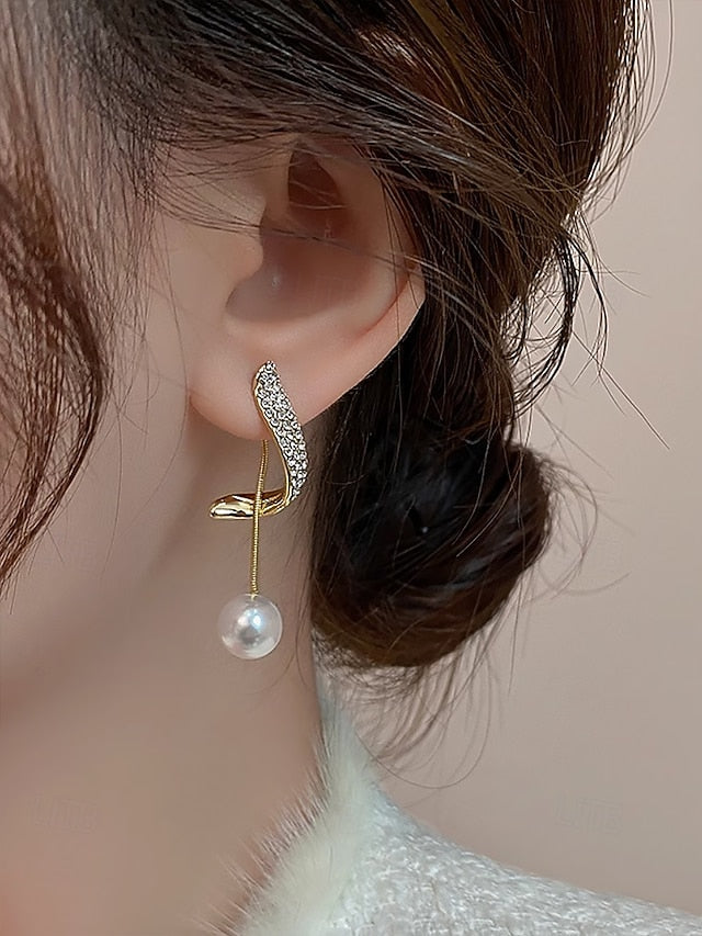 Earrings – Detailing with Elegant Gold-Plated Pearl Crystal