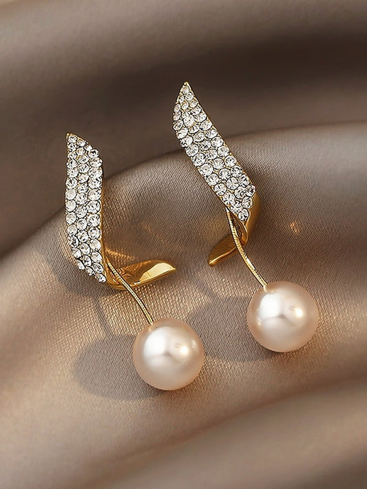 Earrings – Detailing with Elegant Gold-Plated Pearl Crystal